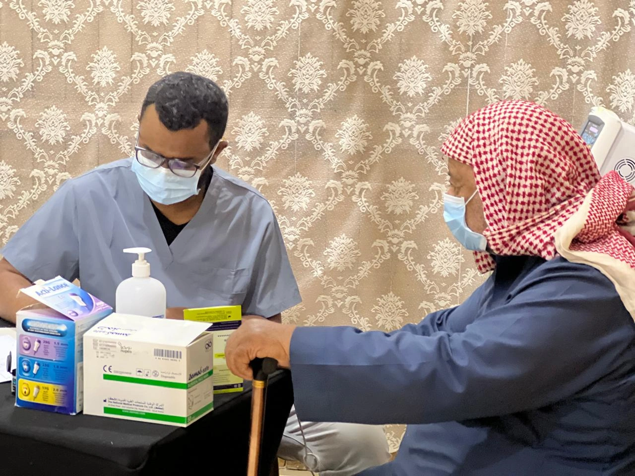 صور من الحملة الطبية الشاملة الأولى بينبع النخل — صورة 25