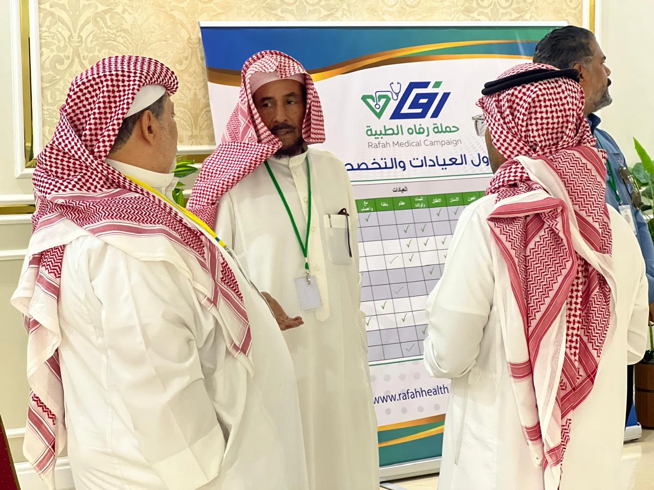 العيادات والحملات الطبية المتنقلة